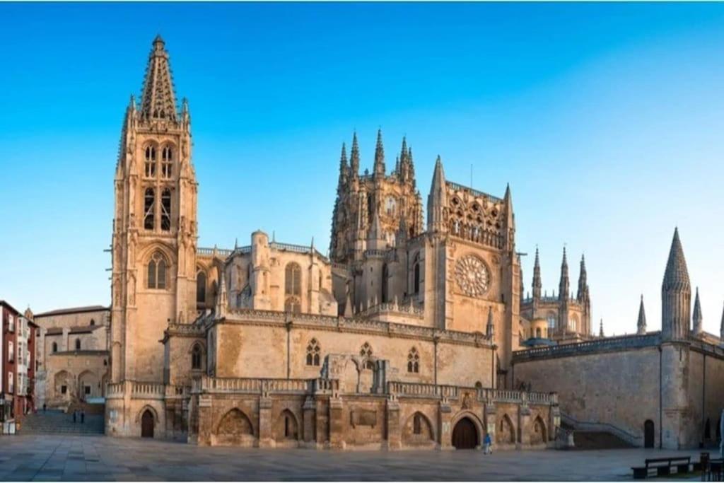 Vivienda De Uso Turistico En El Corazon De Burgos Apartment Exterior foto