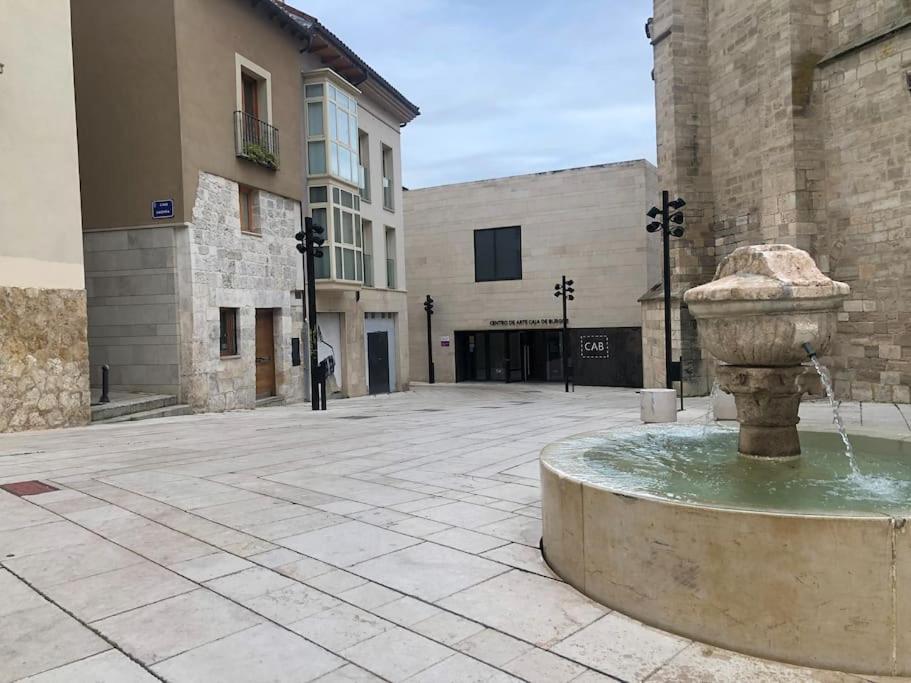 Vivienda De Uso Turistico En El Corazon De Burgos Apartment Exterior foto